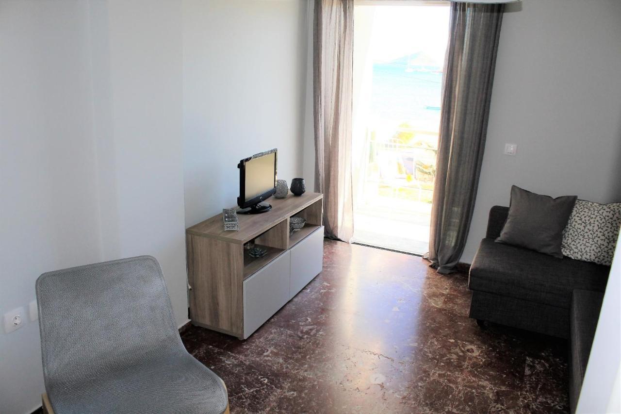 Apartments Mare Blu By The Sea. Порто-Рафти Экстерьер фото